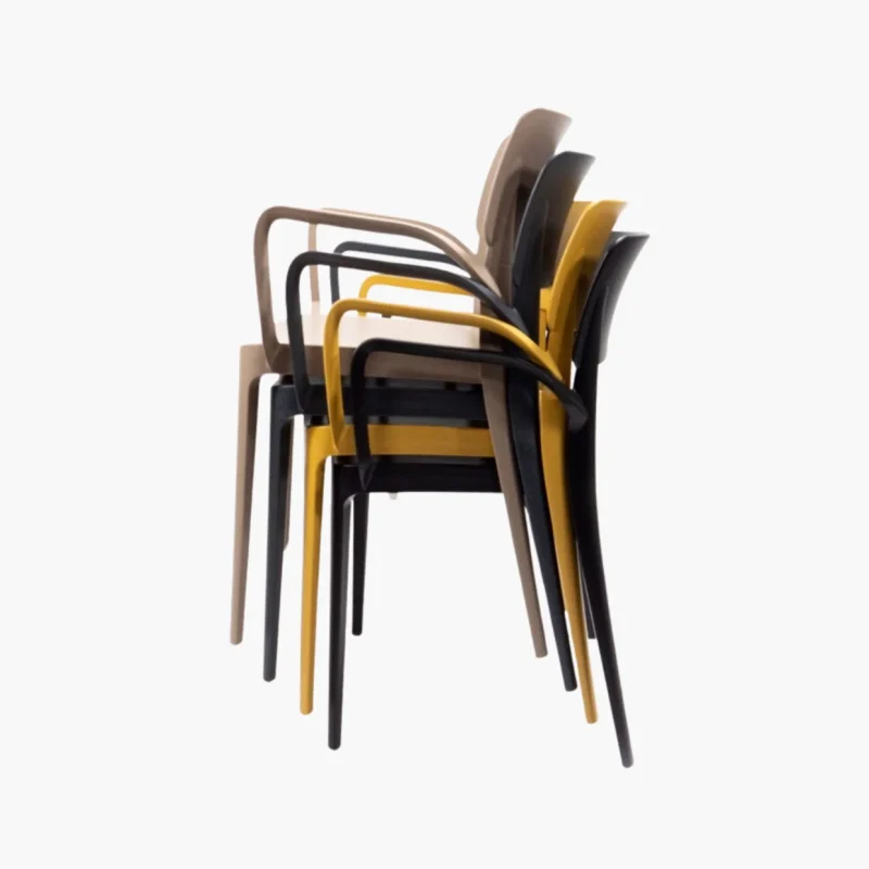 Stapelbare kantinestoel met armleggers